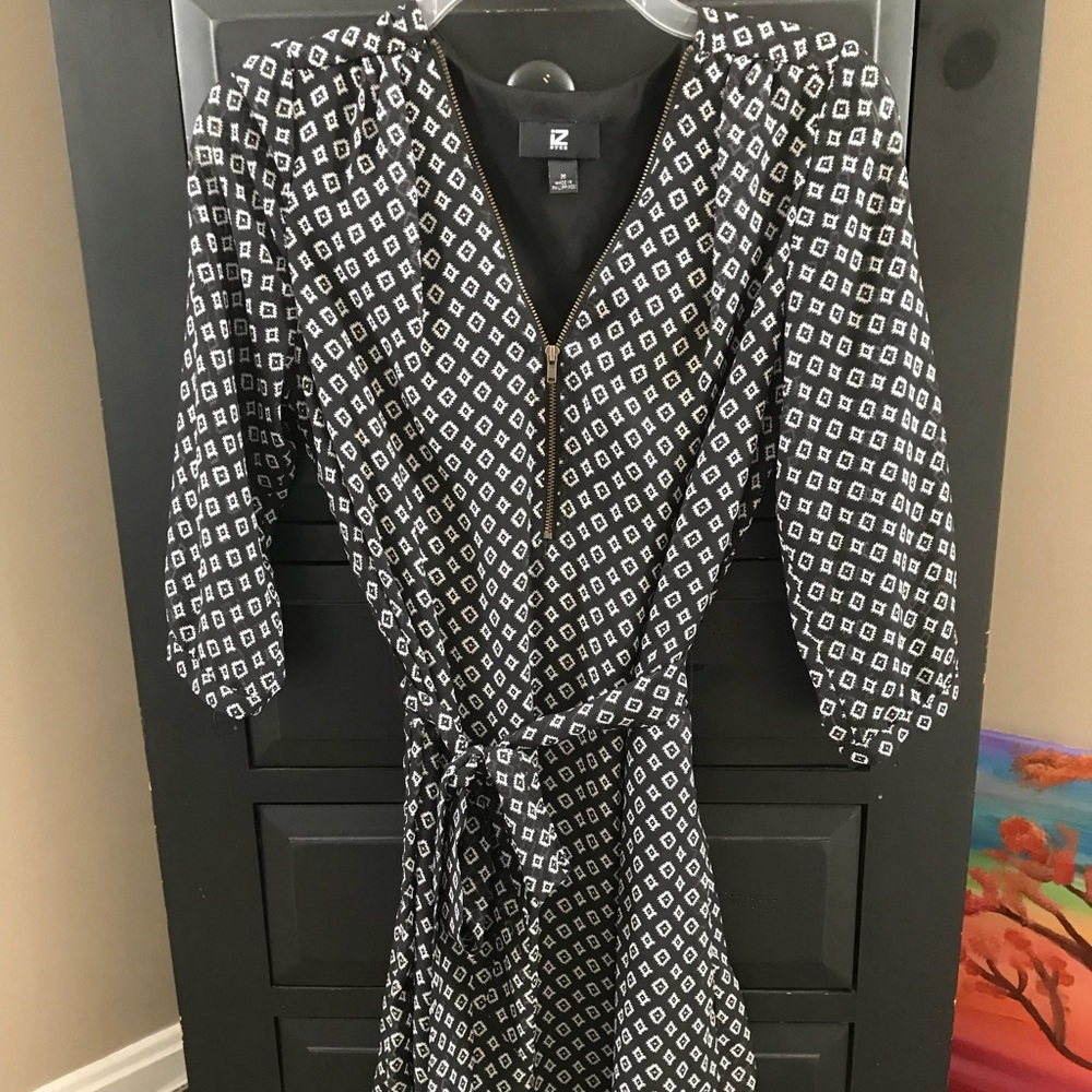BLACK ZIPPER FRONT DRESS